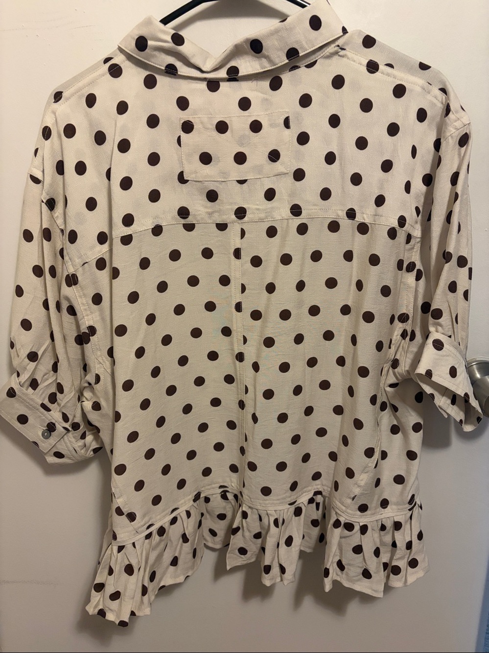 Entro Cream Top with Brown Polka Dots and Ruffle Hem BNWT Large - Picture 3 of 5